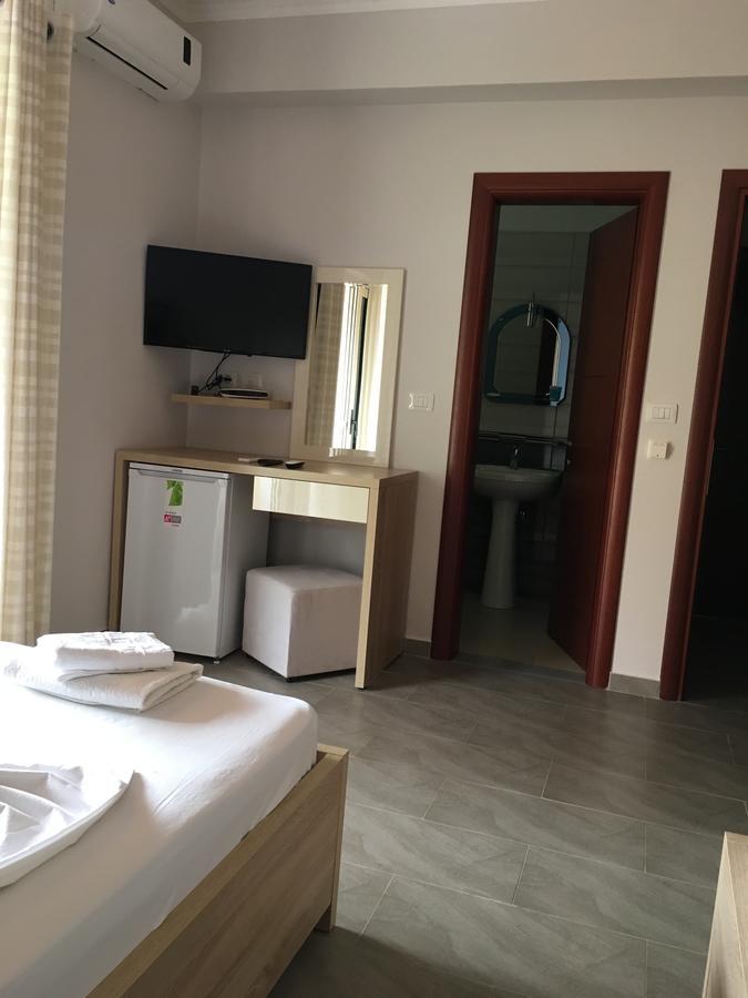 Augustus Hotel Dhërmi Habitación foto