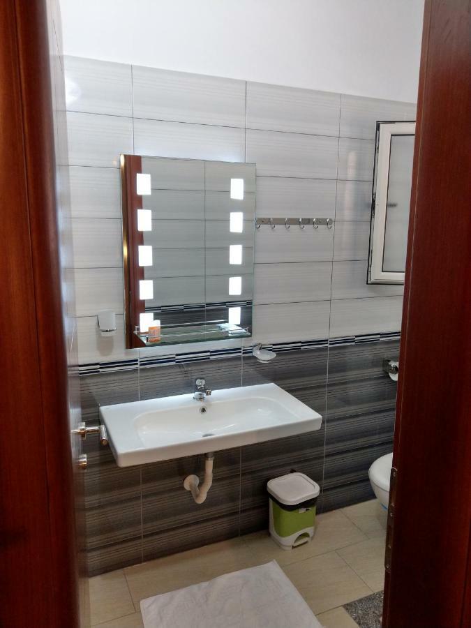 Augustus Hotel Dhërmi Habitación foto